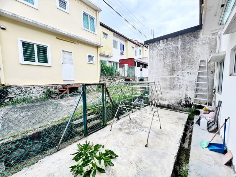 2-storey Terraced House for Sale in Semenyih (Selangor) - Mohd Khairul Amilin - Exterior - PropertyGuru.com.my