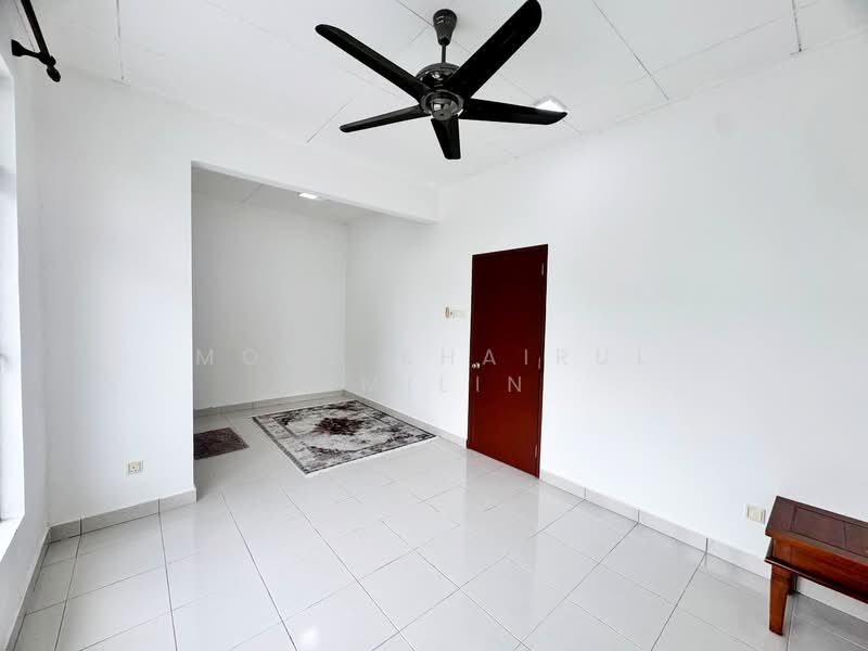 2-storey Terraced House for Sale in Semenyih (Selangor) - Mohd Khairul Amilin - Living Room - PropertyGuru.com.my