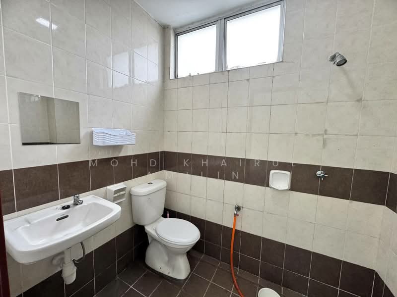 2-storey Terraced House for Sale in Semenyih (Selangor) - Mohd Khairul Amilin - Bathroom - PropertyGuru.com.my