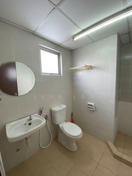 Servis Apartment untuk Disewa di Main Place Residence - Leon Low - Bathroom - PropertyGuru.com.my