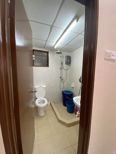 Servis Apartment untuk Disewa di Main Place Residence - Leon Low - Bathroom - PropertyGuru.com.my