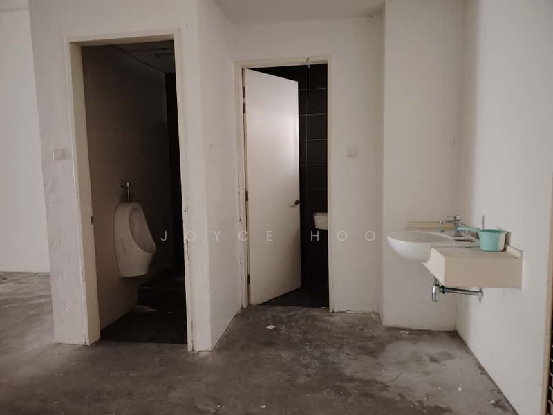 Shop / Office for Rent in Bandar Puteri Puchong (Puchong) - Joyce Hoo - Bathroom - PropertyGuru.com.my