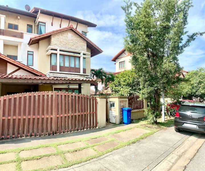 Semi-Detached House for Sale in Taman TTDI Jaya (Shah Alam) - Syafiq Sharifudin - Exterior - PropertyGuru.com.my