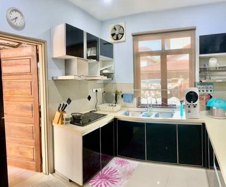 Semi-Detached House for Sale in Taman TTDI Jaya (Shah Alam) - Syafiq Sharifudin - Kitchen - PropertyGuru.com.my
