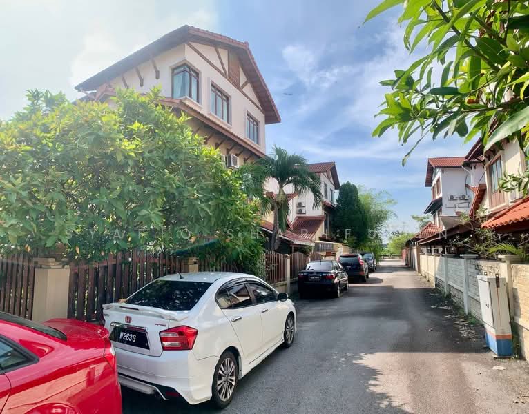Semi-Detached House for Sale in Taman TTDI Jaya (Shah Alam) - Syafiq Sharifudin - Exterior - PropertyGuru.com.my