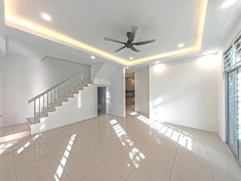 Rumah Berkembar untuk Dijual di Bandar Saujana Putra (Tanjong Duabelas) - Nurul Balkis Arshad - Living Room - PropertyGuru.com.my