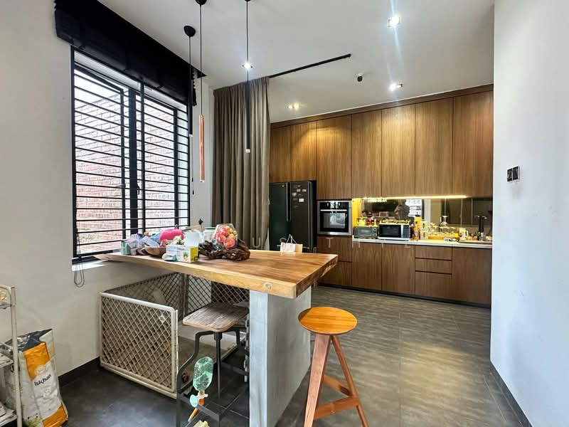 Rumah Teres 2 Tingkat untuk Disewa di Taman Kempas (Tampoi) - Marcus Thye - Kitchen - PropertyGuru.com.my