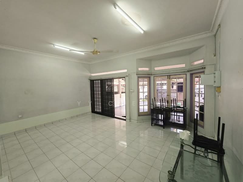 2-storey Terraced House for Rent in Taman Rasi (Menglembu) - YY Cheah - Living Room - PropertyGuru.com.my