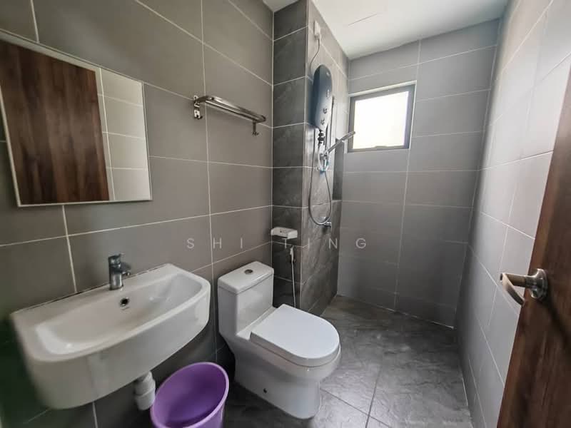 Kediaman Servis untuk Dijual di Veranda Residence - Shi Ting - Bathroom - PropertyGuru.com.my
