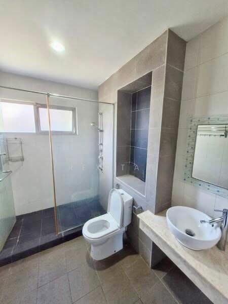 Rumah Bandar untuk Disewa di Desa Parkcity (Kuala Lumpur) - Rex Tan - Bathroom - PropertyGuru.com.my