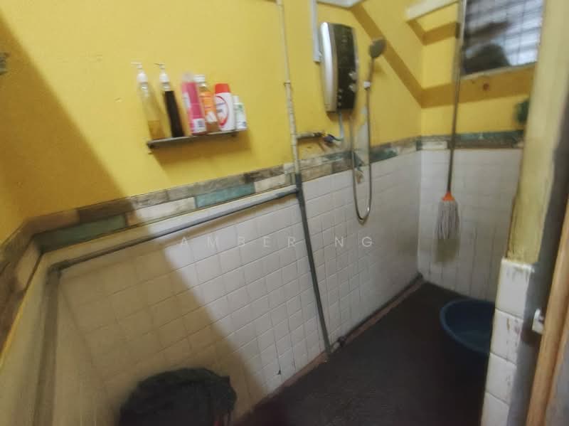 1-storey Terraced House for Sale in Taman Ibukota (Setapak) - Amber Ng - Bathroom - PropertyGuru.com.my