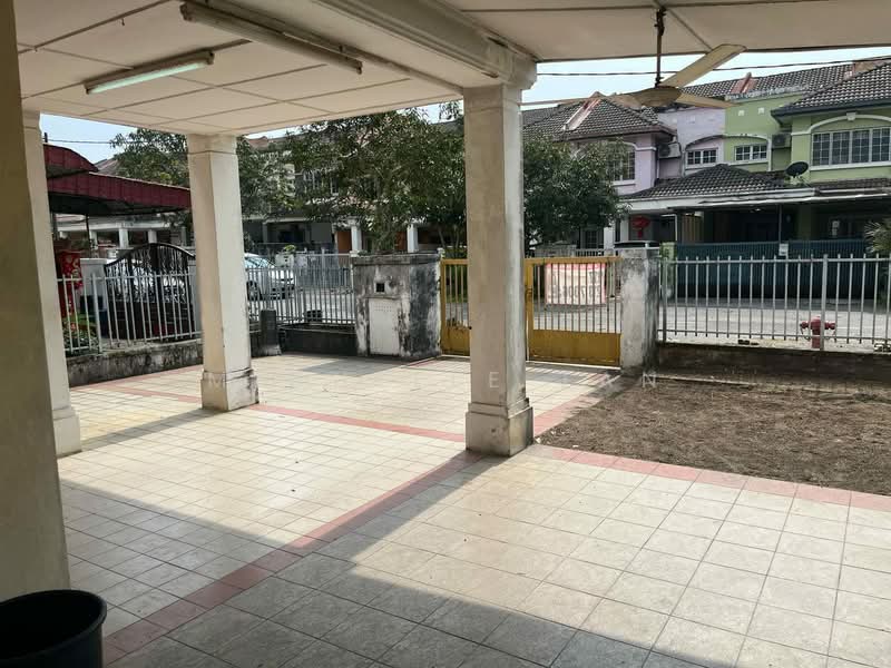 Semi-Detached House for Sale in Sungai Buloh (Selangor) - Michelle Tan - Exterior - PropertyGuru.com.my