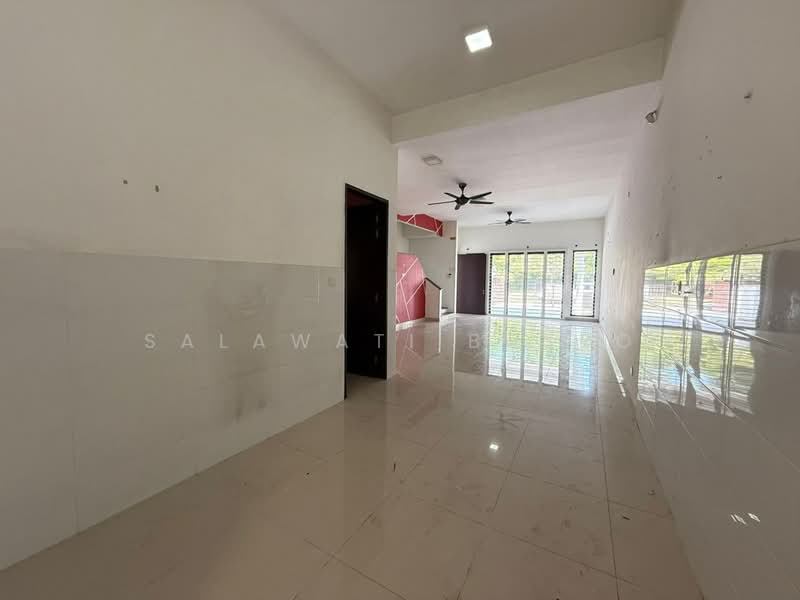Terraced House for Sale in Alam Impian (Shah Alam) - Salawati Busro - Living Room - PropertyGuru.com.my
