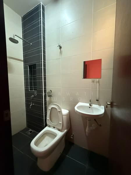 Terraced House for Sale in Alam Impian (Shah Alam) - Salawati Busro - Bathroom - PropertyGuru.com.my