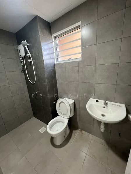Condominium for Rent at Residensi Sateria - Eric Siew - Bathroom - PropertyGuru.com.my