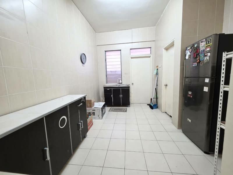 Rumah Teres untuk Dijual di Taman Pinggiran Usj (Subang Jaya) - Noraini Dahan - Kitchen - PropertyGuru.com.my