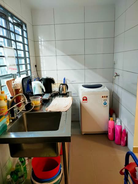 2-storey Terraced House for Rent in Subang Jaya (Selangor) - William Pua - Kitchen - PropertyGuru.com.my