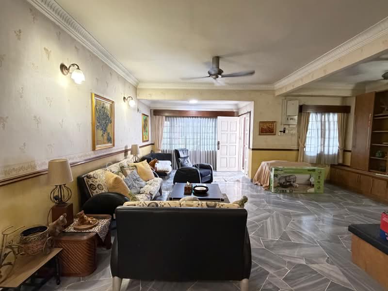 2-storey Terraced House for Sale in Bandar Utama 1 (Bandar Utama) - Calvin Law - Living Room - PropertyGuru.com.my