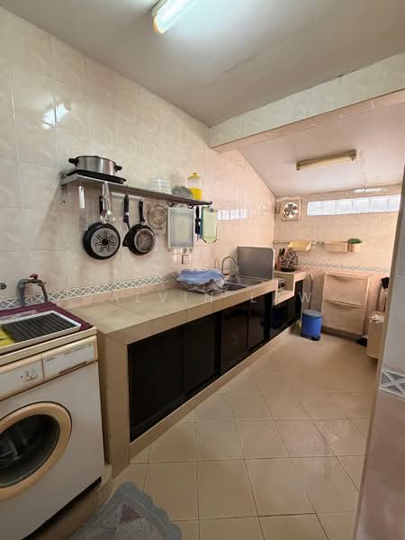 2-storey Terraced House for Sale in Bandar Utama (Selangor) - Calvin Law - Kitchen - PropertyGuru.com.my