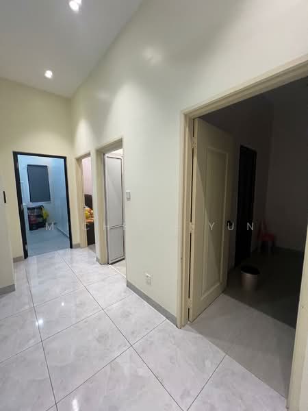 Rumah Teres 1 Tingkat untuk Disewa di Taman Segambut (Jalan Kuching) - Michelle Yun - Corridor - PropertyGuru.com.my