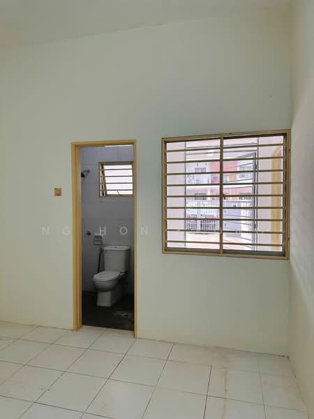 Townhouse for Sale in Taman Putra Perdana (Puchong) - Ng Hon Keong - Bathroom - PropertyGuru.com.my