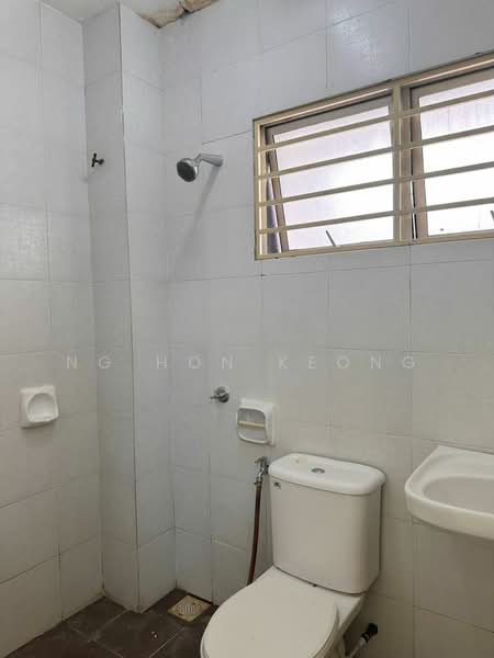 Townhouse for Sale in Taman Putra Perdana (Puchong) - Ng Hon Keong - Bathroom - PropertyGuru.com.my