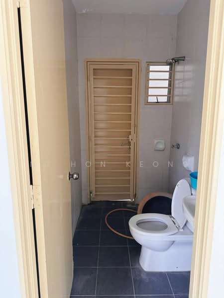 Townhouse for Sale in Taman Putra Perdana (Puchong) - Ng Hon Keong - Bathroom - PropertyGuru.com.my