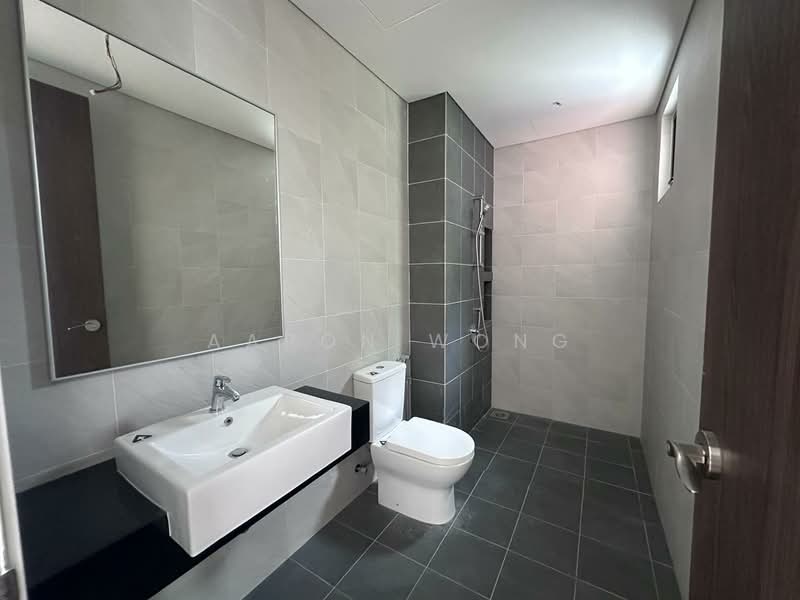 3-storey Terraced House for Sale in Taman Puncak Jalil (Seri Kembangan) - Aaron Wong - Bathroom - PropertyGuru.com.my