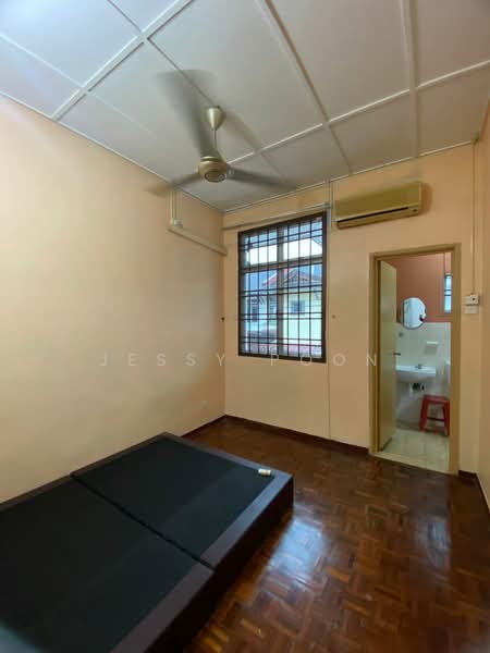 2-storey Terraced House for Sale in Taman Setia Indah (Tebrau) - Jessy Poon - Bedroom - PropertyGuru.com.my
