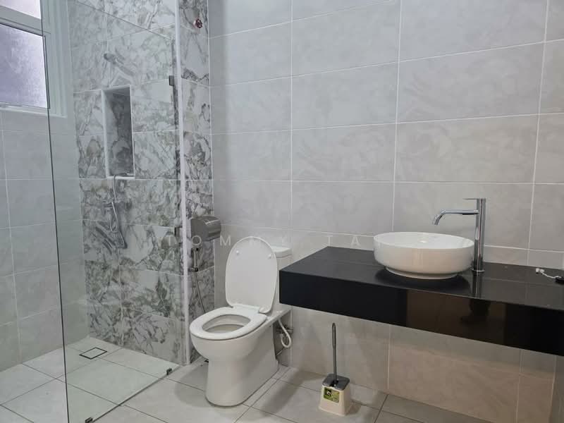 Cluster House for Rent in Mutiara Rini (Skudai) - Tommy Tai - Bathroom - PropertyGuru.com.my