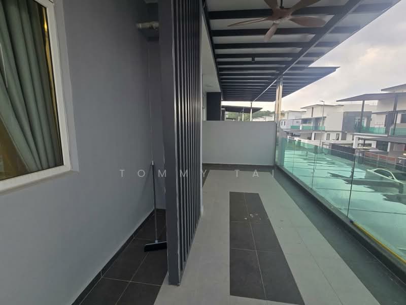 Cluster House for Rent in Mutiara Rini (Skudai) - Tommy Tai - Balcony - PropertyGuru.com.my