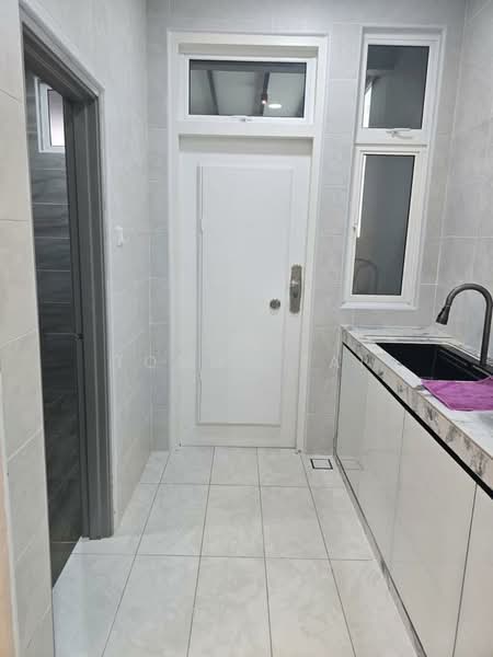 Cluster House for Rent in Mutiara Rini (Skudai) - Tommy Tai - Kitchen - PropertyGuru.com.my