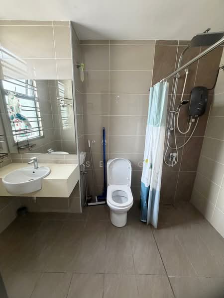 Rumah Teres 2 Tingkat untuk Disewa di Taman Mount Austin (Tebrau) - Jensen Goh - Bathroom - PropertyGuru.com.my