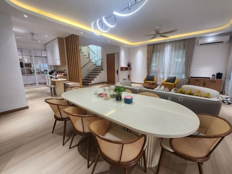 Rumah Kluster untuk Dijual di Seksyen 17 (Shah Alam) - Salawati Busro - Dining Room - PropertyGuru.com.my