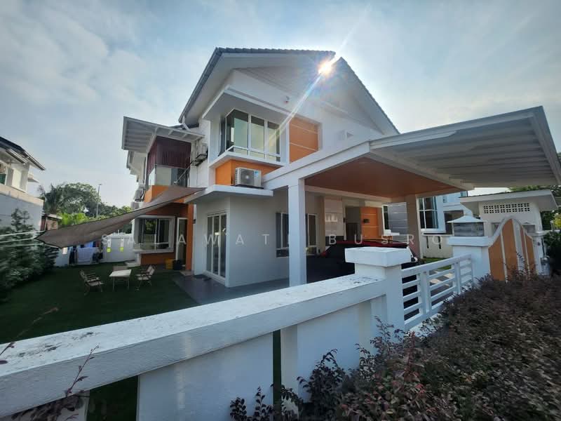 Rumah Kluster untuk Dijual di Seksyen 17 (Shah Alam) - Salawati Busro - Exterior - PropertyGuru.com.my