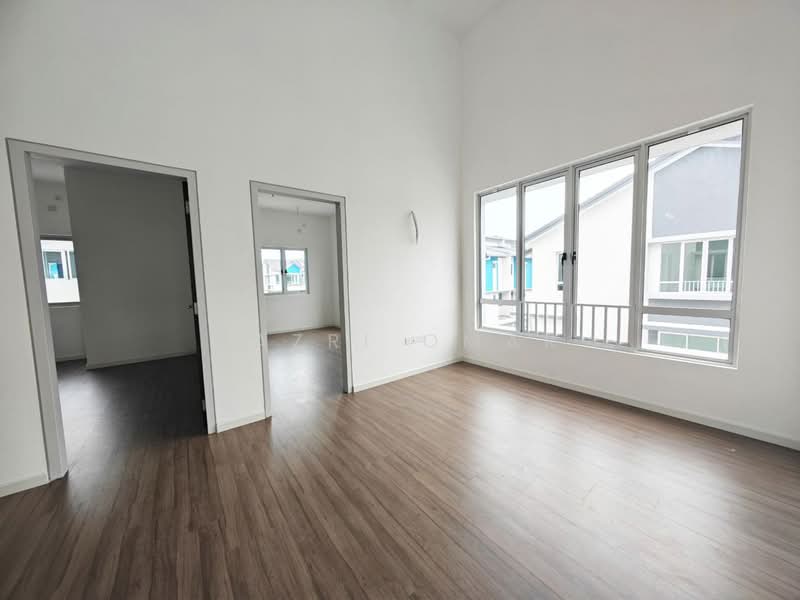 Rumah Teres 2 Tingkat untuk Dijual di Bandar Serenia (Dengkil) - Fazri Omar - Living Room - PropertyGuru.com.my