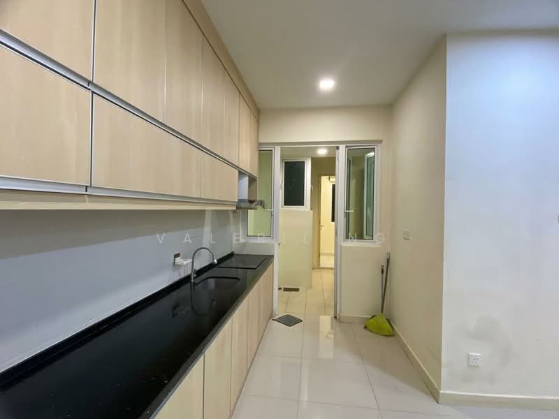 Kondominium untuk Dijual di Scenaria @ North Kiara Hills - Valerie Ng - Kitchen - PropertyGuru.com.my