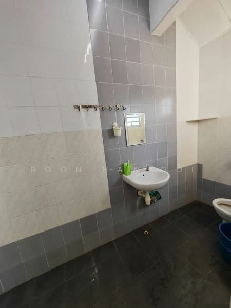 Rumah Teres 2 Tingkat untuk Disewa di Taman Tambun Indah (Simpang Ampat) - Boon Haw Ooi - Bathroom - PropertyGuru.com.my