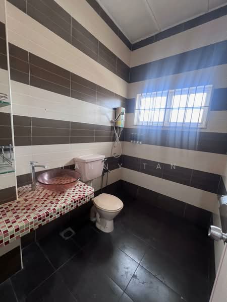 Terraced House for Sale in Bandar Sungai Long (Selangor) - Shanny Tan - Bathroom - PropertyGuru.com.my
