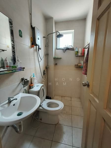 3-storey Terraced House for Rent in Bandar Damai Perdana (Cheras) - Kok Hong Tham - Bathroom - PropertyGuru.com.my