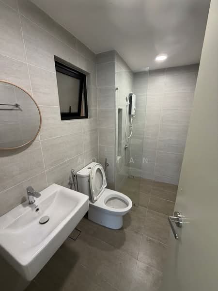 Servis Apartment untuk Dijual di SouthPlace Residences @ Tropicana Metropark - Yao Tan - Bathroom - PropertyGuru.com.my