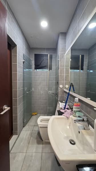 Servis Apartment untuk Disewa di Paragon Residences @ Straits View - Patrick Ho - Bathroom - PropertyGuru.com.my