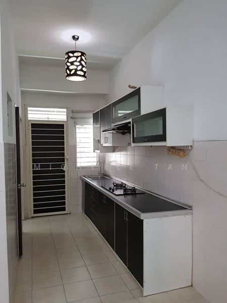 Rumah Teres untuk Dijual di Sutera Damansara (Damansara Damai) - Michelle Tan - Kitchen - PropertyGuru.com.my