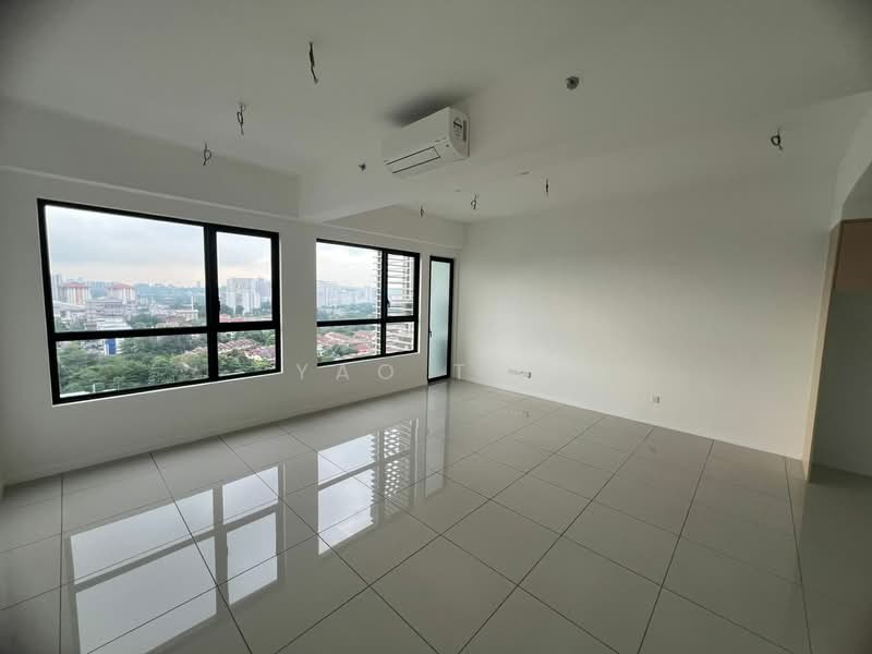 Servis Apartment untuk Dijual di SouthPlace Residences @ Tropicana Metropark - Yao Tan - Living Room - PropertyGuru.com.my