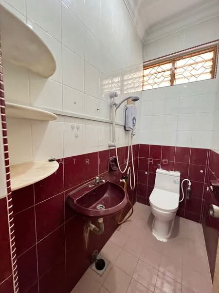 Semi-Detached House for Rent in Taman Serene (Johor Bahru) - Patrick Ho - Bathroom - PropertyGuru.com.my
