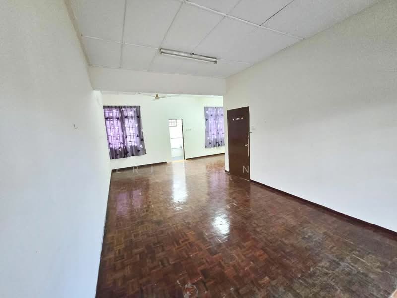 3-storey Terraced House for Rent in Taman Sri Intan (Johor Bahru) - Eric Wong - Living Room - PropertyGuru.com.my