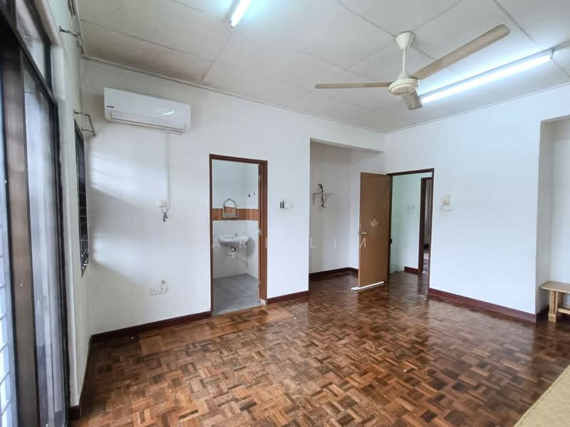2-storey Terraced House for Sale in Permas Jaya (Johor Bahru) - Karl Lim - Living Room - PropertyGuru.com.my