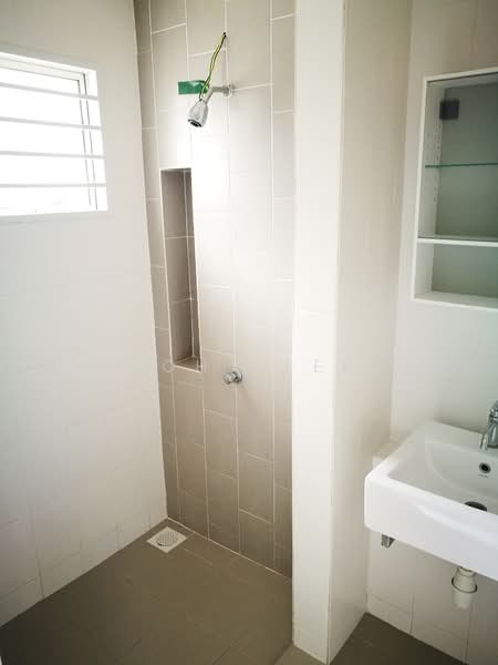 1.5-storey Terraced House for Sale in Puchong (Selangor) - John Lee - Bathroom - PropertyGuru.com.my
