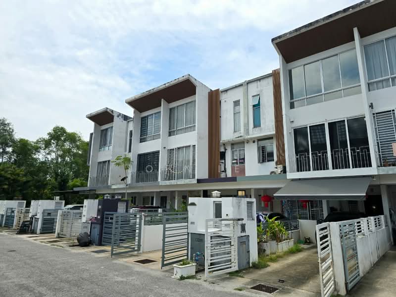 1.5-storey Terraced House for Sale in Puchong (Selangor) - John Lee - Exterior - PropertyGuru.com.my
