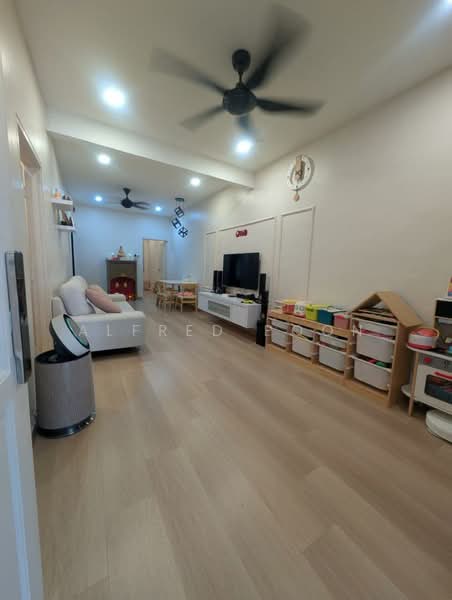 1-storey Terraced House for Sale in Taman Impian Murni (Bukit Mertajam) - Alfred Poon - Living Room - PropertyGuru.com.my